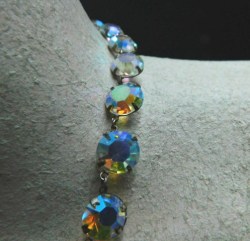 CLEAR AURORA NECKLACE B